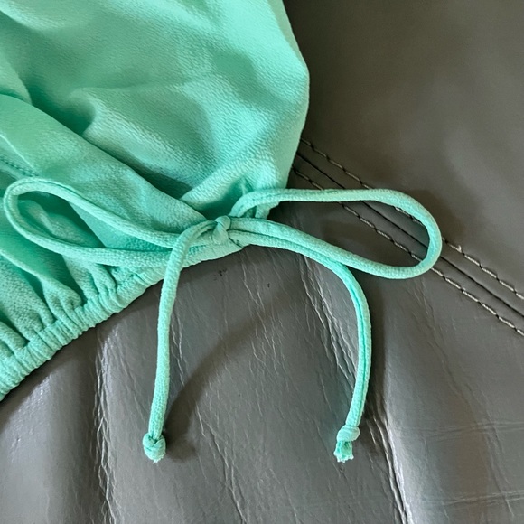 Pretty NINE BIRD Mint SEXY Spring Summer STRAPPY HALTER TOP L - Picture 6 of 10